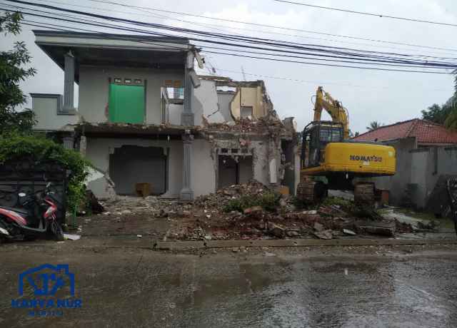 Jasa bongkar rumah tua Banjarnegara profesional rata tanah, Cepat & Anti Ribet