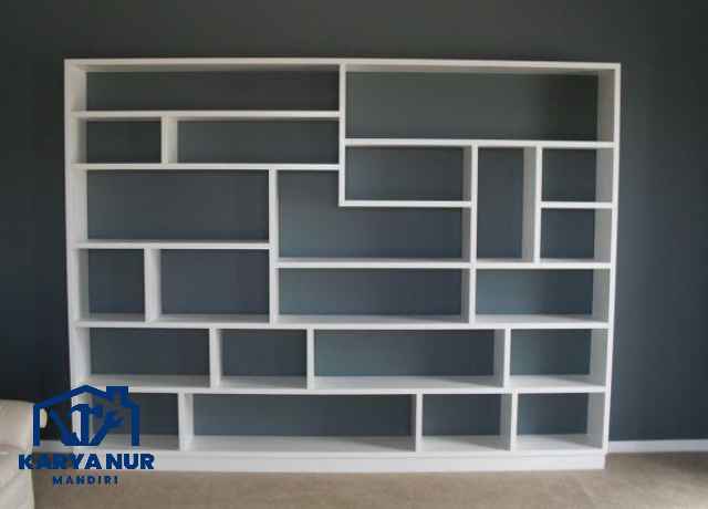 Lemari Rak Minimalis HPL Putih Glossy Koleksi Action Figure